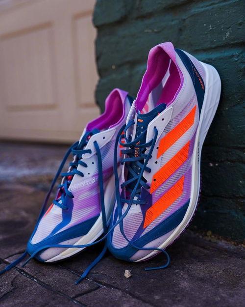 最新跑鞋爆料视频播放大全,揭秘最新爆料视频中的跑鞋大全